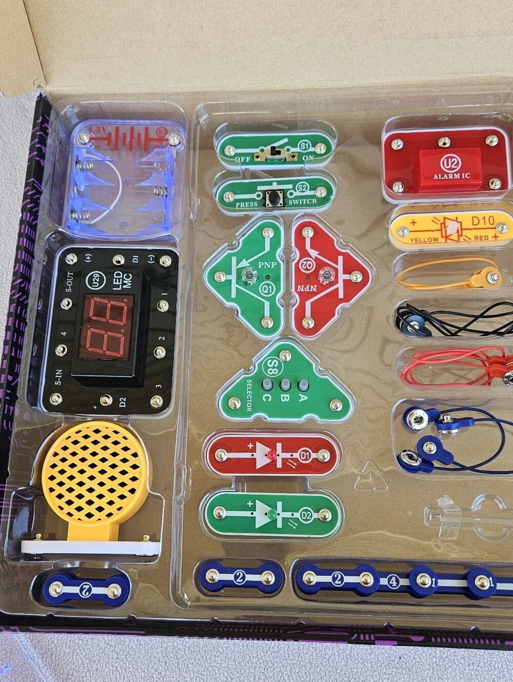 Elenco Snap Circuits Arcade Electronics Kit SCA-200 Ages 8-108 STEM Science
